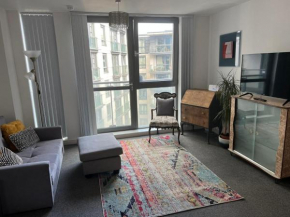 Modern city centre 1 bed apartment with gym access & free parking by Lets Relocations